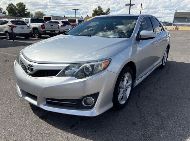 🚙 2014 Toyota Camry - Image 3