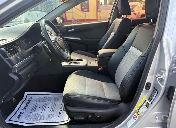 🚙 2014 Toyota Camry - Image 6