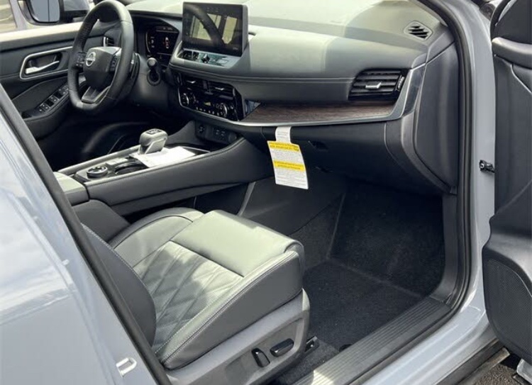 🚗 2025 Nissan Rogue Platinum AWD – Premium New SUV - Image 12