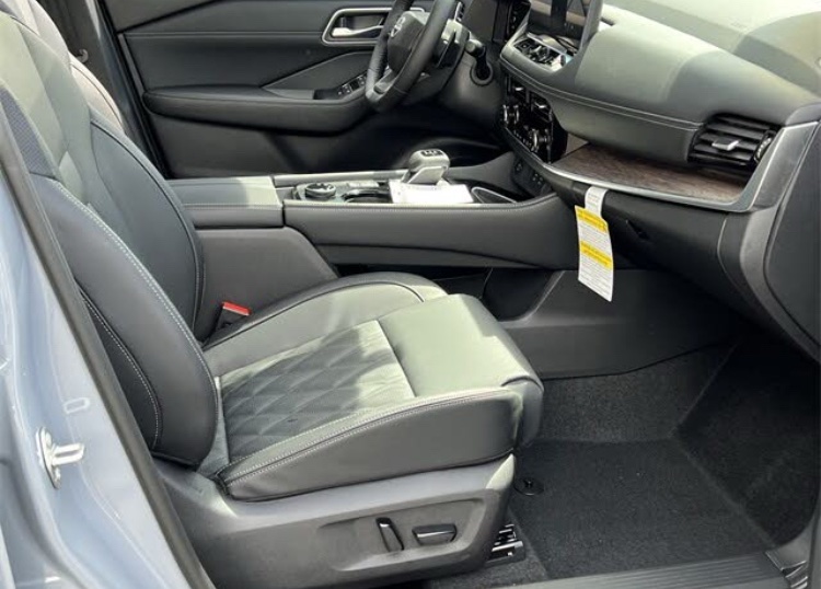 🚗 2025 Nissan Rogue Platinum AWD – Premium New SUV - Image 9