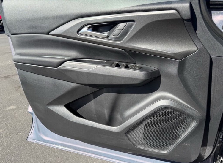 🚗 2026 Chevrolet Equinox EV LT 1 FWD - Image 8