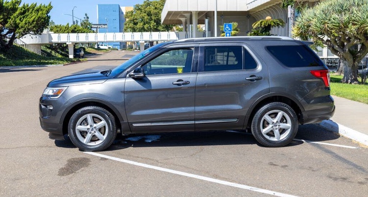 🚙 2018 Ford Explorer XLT – Clean, Spacious & Family-Ready SUV - Image 4