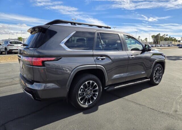 🚙 2025 Toyota Sequoia Limited 4WD – Powerful Hybrid SUV with Premium Comfort - Image 3