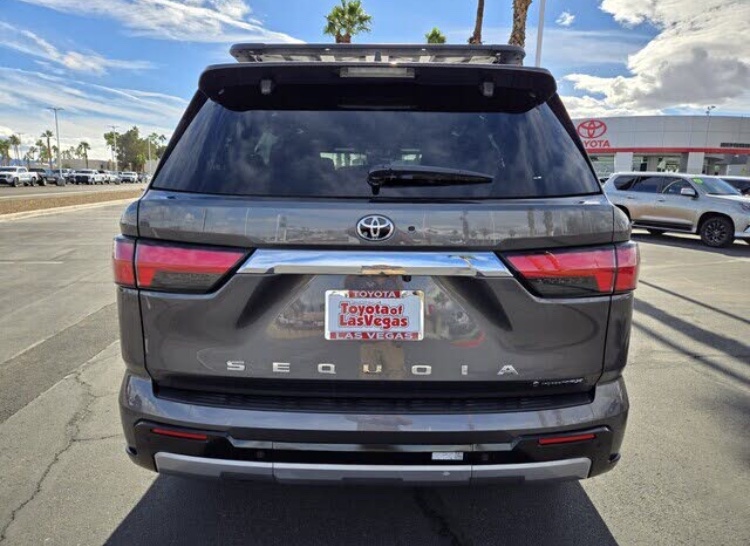 🚙 2025 Toyota Sequoia Limited 4WD – Powerful Hybrid SUV with Premium Comfort - Image 4