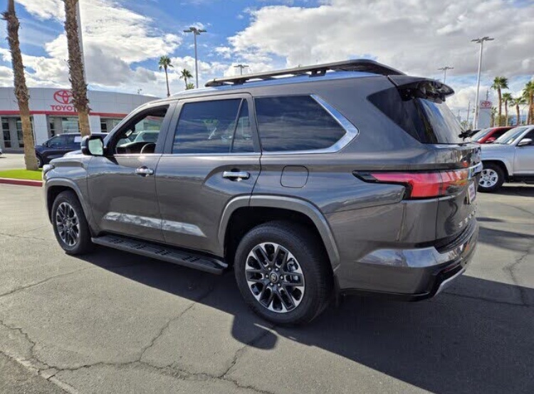 🚙 2025 Toyota Sequoia Limited 4WD – Powerful Hybrid SUV with Premium Comfort - Image 5