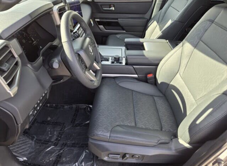 🚙 2025 Toyota Sequoia Limited 4WD – Powerful Hybrid SUV with Premium Comfort - Image 8