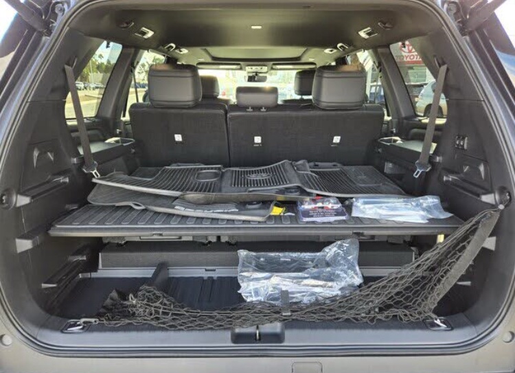 🚙 2025 Toyota Sequoia Limited 4WD – Powerful Hybrid SUV with Premium Comfort - Image 10