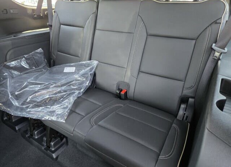 🚗 2025 GMC Yukon XL Elevation 4WD – Powerful, Spacious & Luxury SUV - Image 8