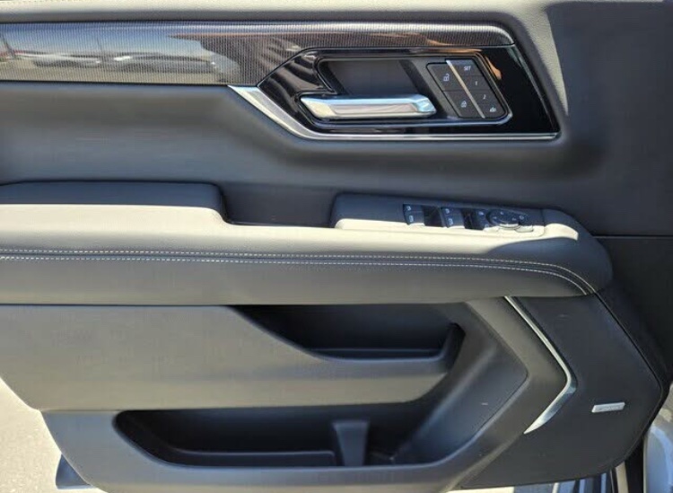 🚗 2025 GMC Yukon XL Elevation 4WD – Powerful, Spacious & Luxury SUV - Image 9