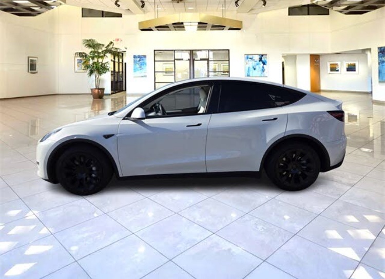 🚗 2023 Tesla Model Y – Brand New Long Range AWD SUV - Image 3