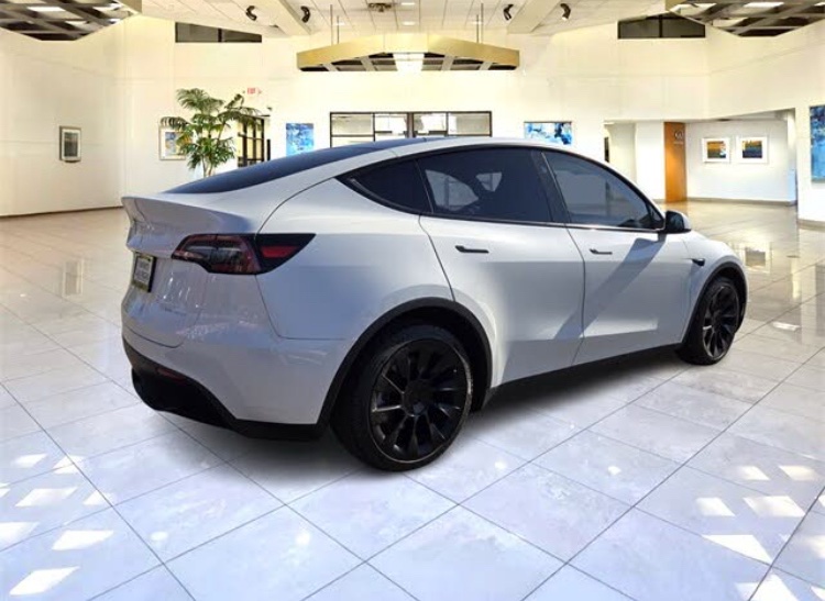 🚗 2023 Tesla Model Y – Brand New Long Range AWD SUV - Image 5
