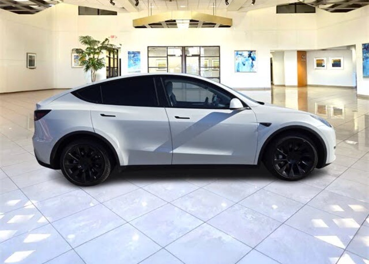 🚗 2023 Tesla Model Y – Brand New Long Range AWD SUV - Image 6