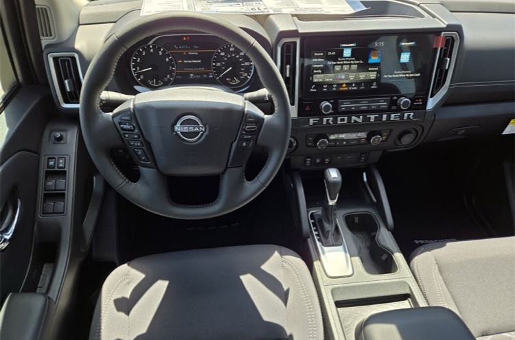🚗 2025 Nissan Frontier SV – Rugged, Powerful & Built for Work and Adventure - Image 8