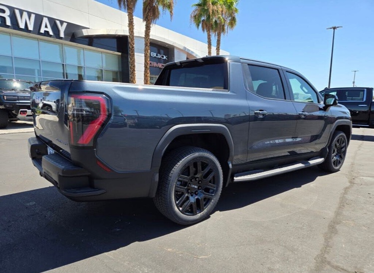 🚗 2026 GMC Sierra EV Elevation – Ocean Blue, All-Electric AWD Pickup - Image 4