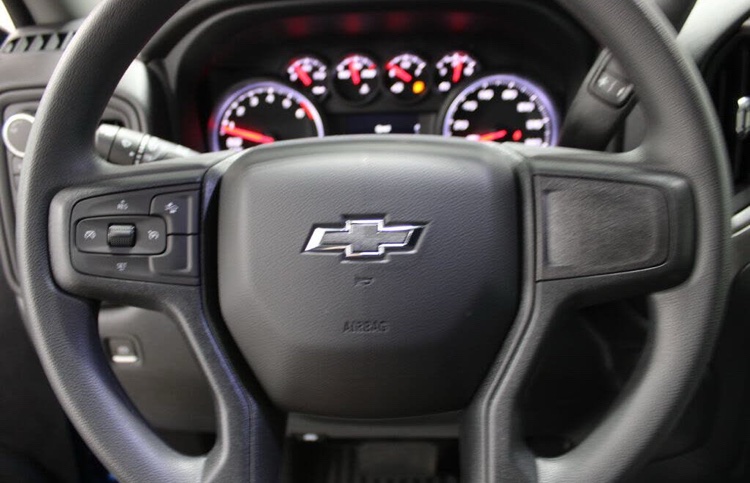 🚗 2024 Chevrolet Silverado 1500 Custom – 4WD Crew Cab Pickup - Image 15