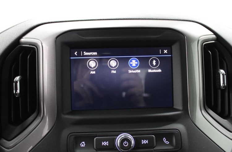 🚗 2024 Chevrolet Silverado 1500 Custom – 4WD Crew Cab Pickup - Image 18